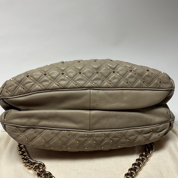 Marc Jacobs gray quilted leather bag with gold studs - Picture 6 of 11